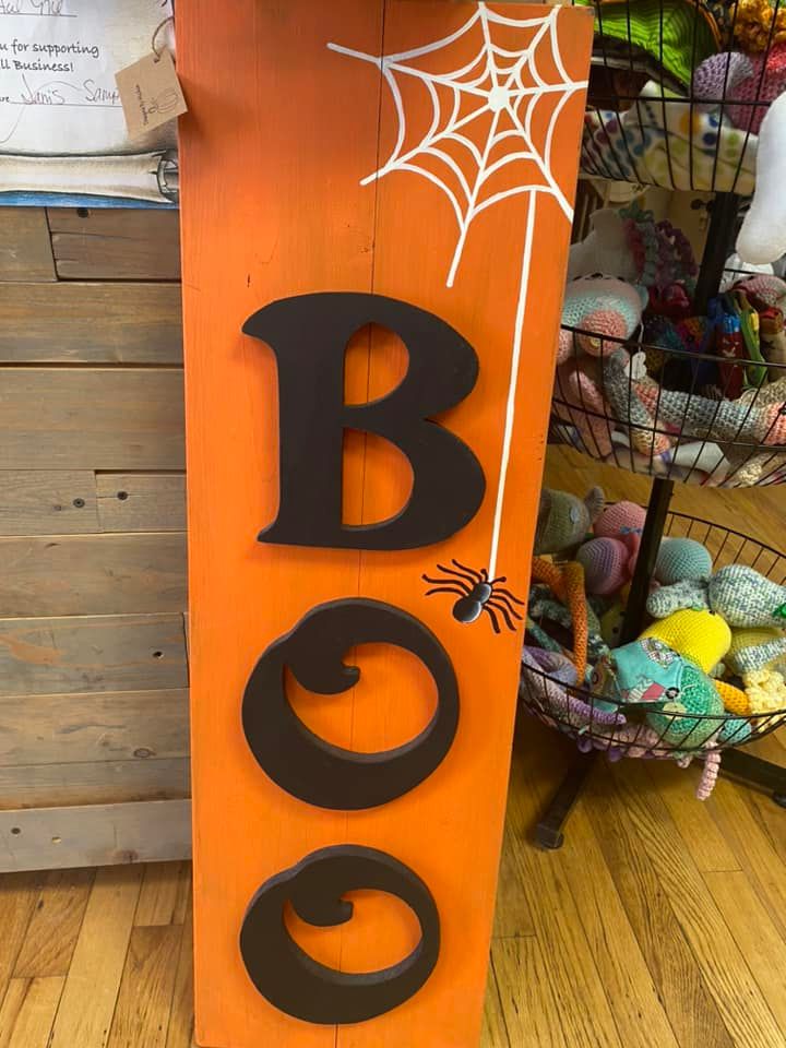 Boo Halloween sign